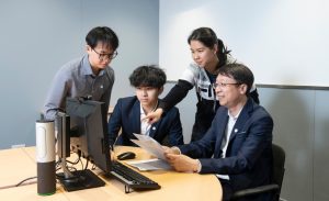 AI赋能教学：港大面向本科生推出AI必修课